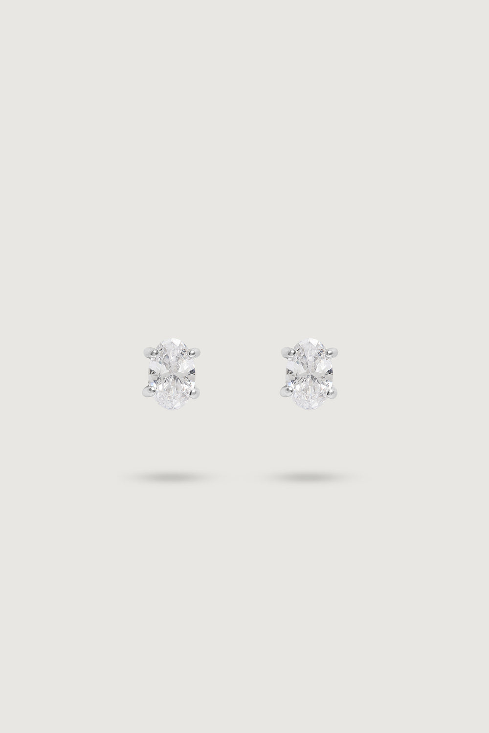 MIDI OVAL STUD WHITE
