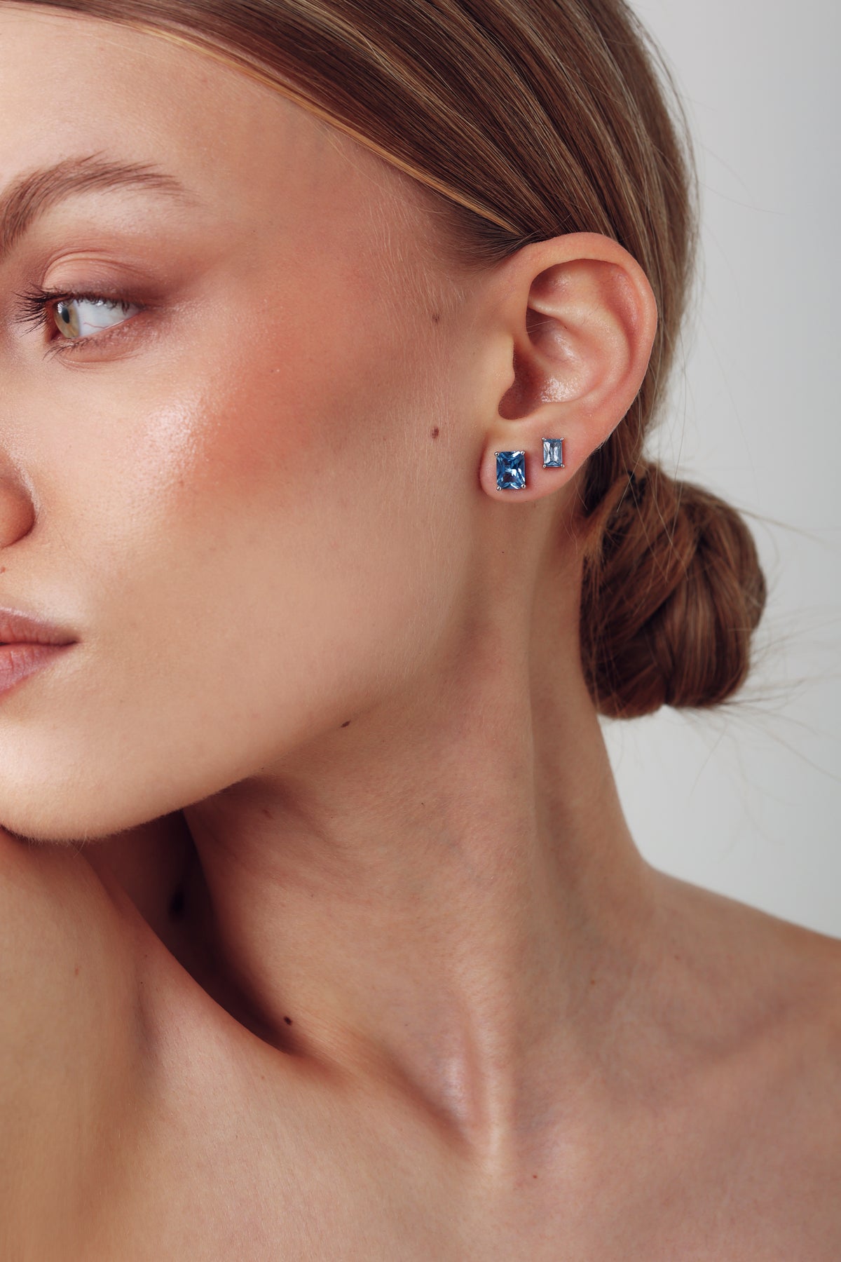 MIDI RECTANGULAR STUD LIGHT-BLUE