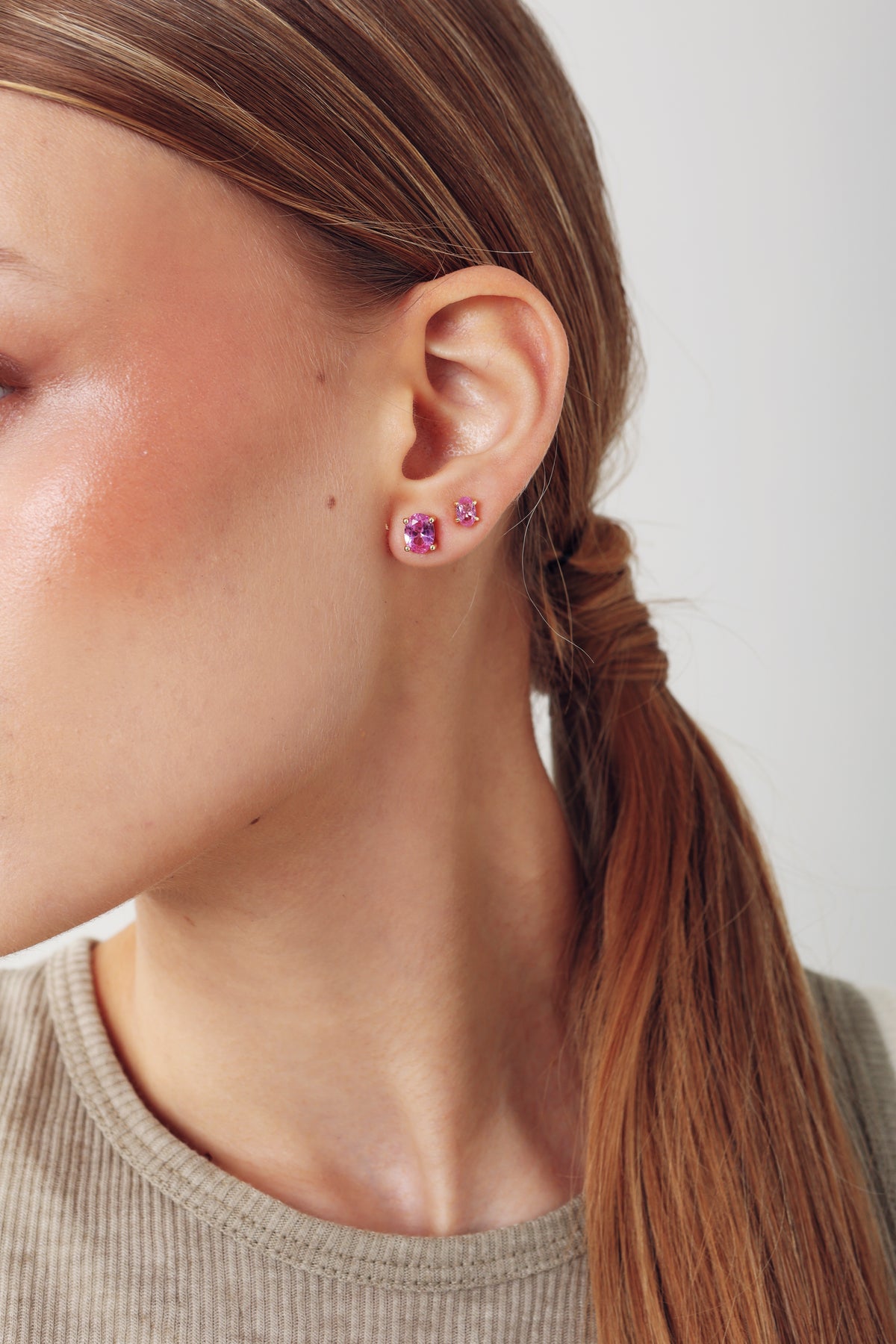 MIDI OVAL STUD PINK